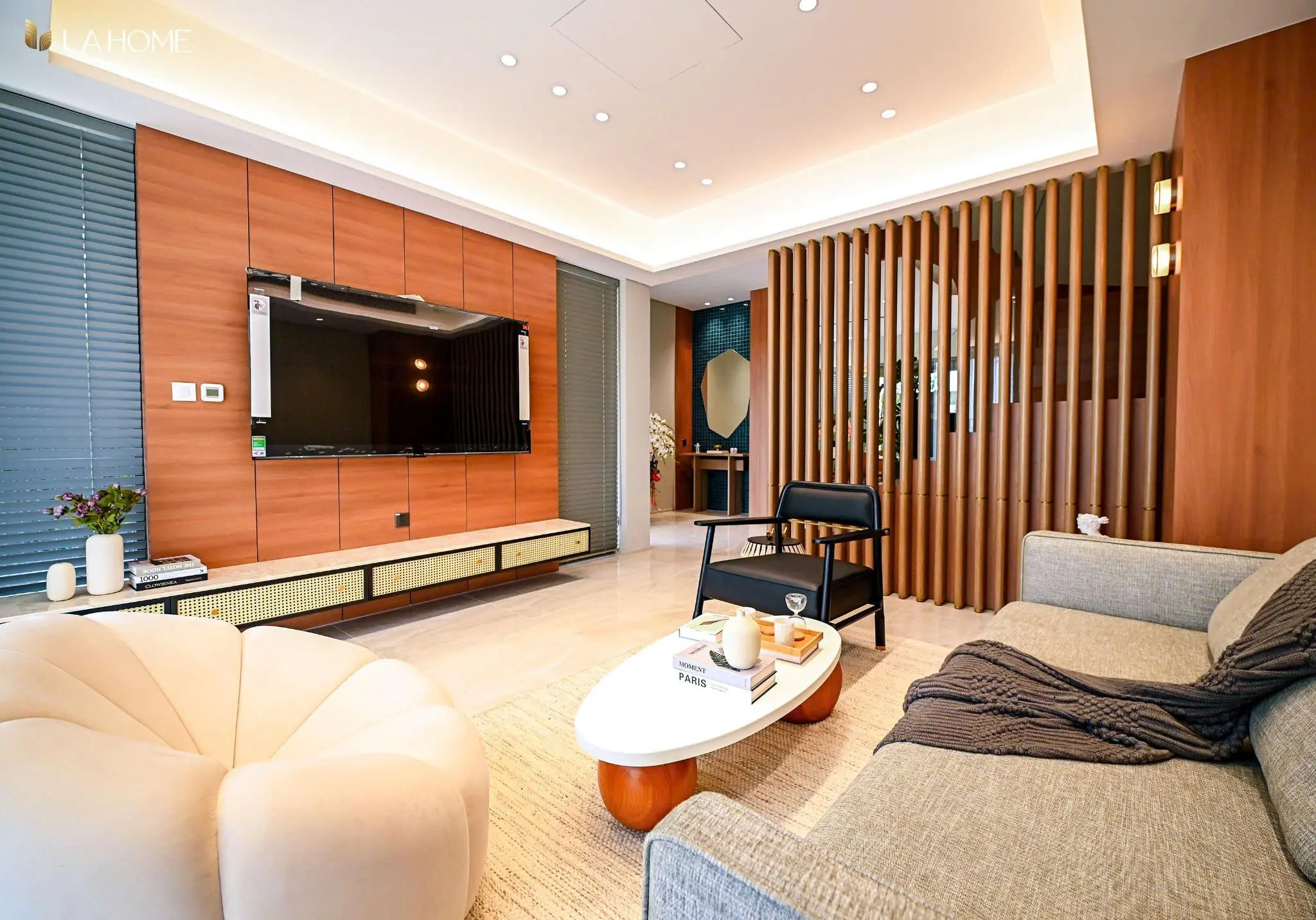 phòng khách nhà mẫu La Home 1